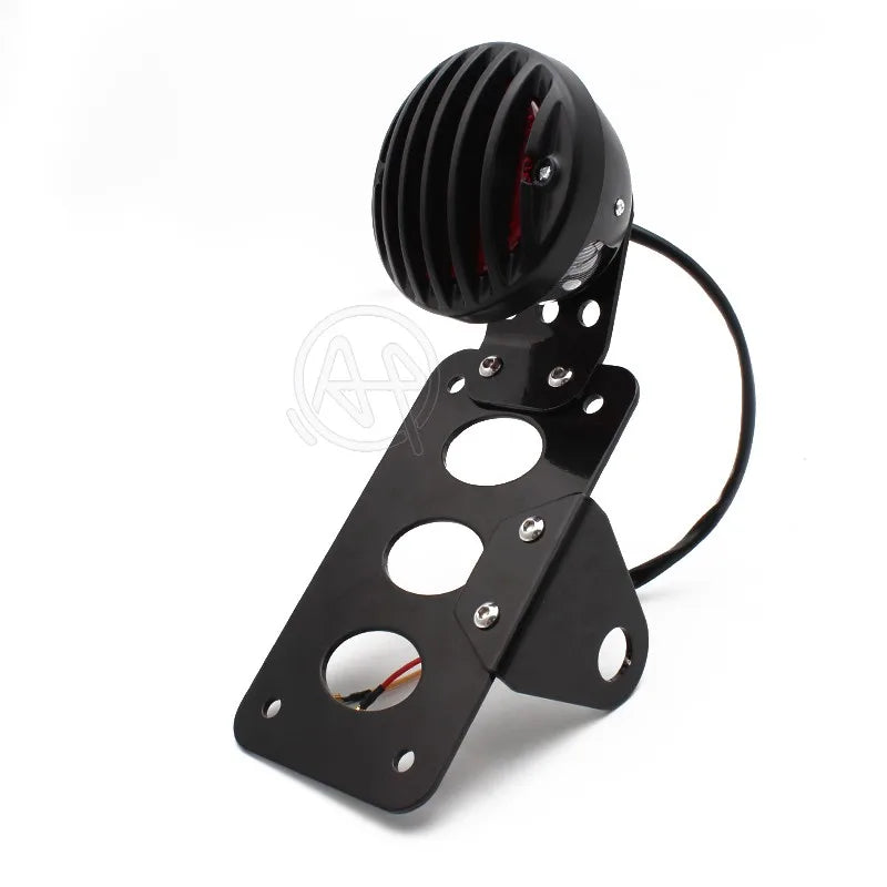 Đèn hậu LED lưới tản nhiệt dạng vây phong cách retro 12V đa năng kèm giá biển số bên hông – Bobber Chopper độ xe