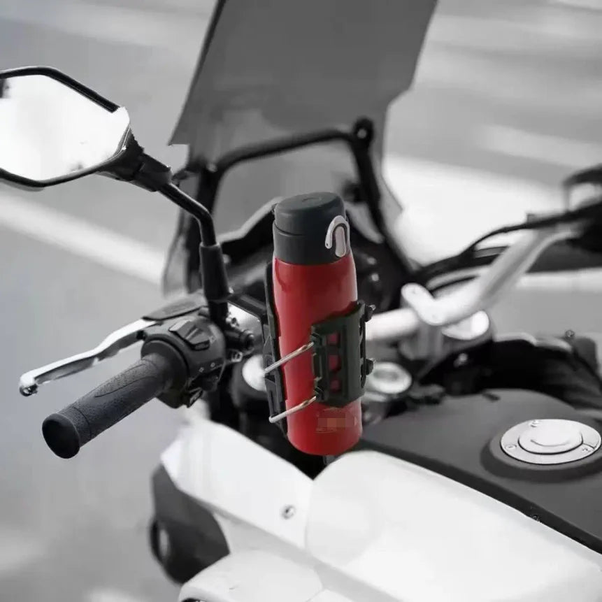 Porte-gobelet pour guidon réglable à 360° – Support universel pour bouteille d’eau (32–77 mm)